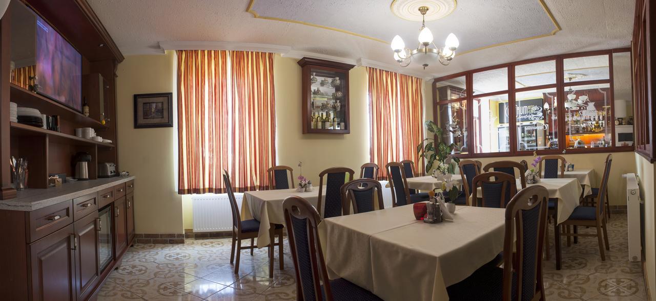 Centrum Panzio Szentendre Bagian luar foto